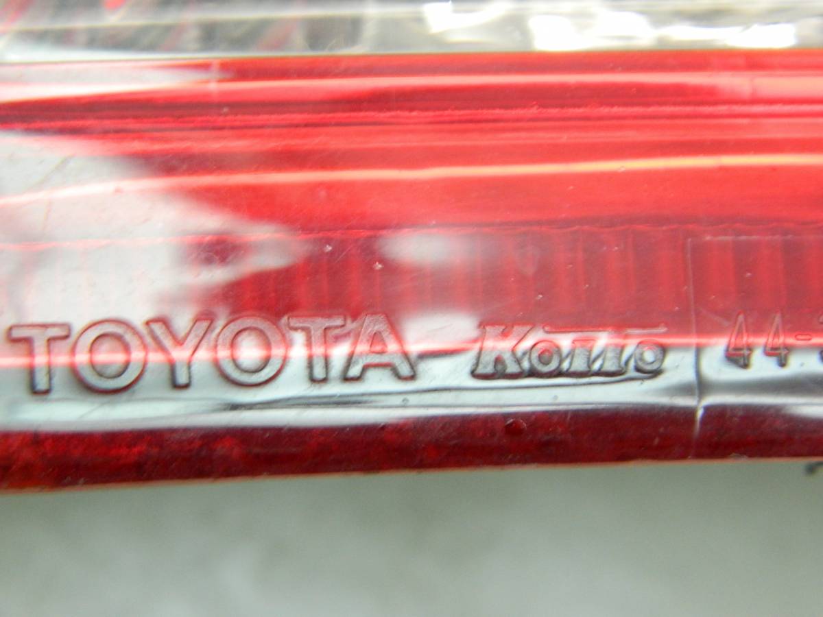 Фонарь задний внутренний левый Toyota Ipsum (M20) 2001-2009