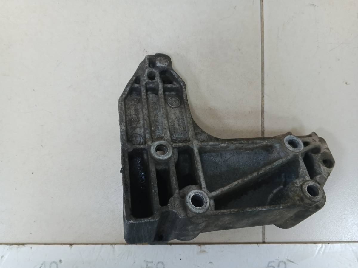 Кронштейн кондиционера BMW 3-series E90/E91 2005-2011