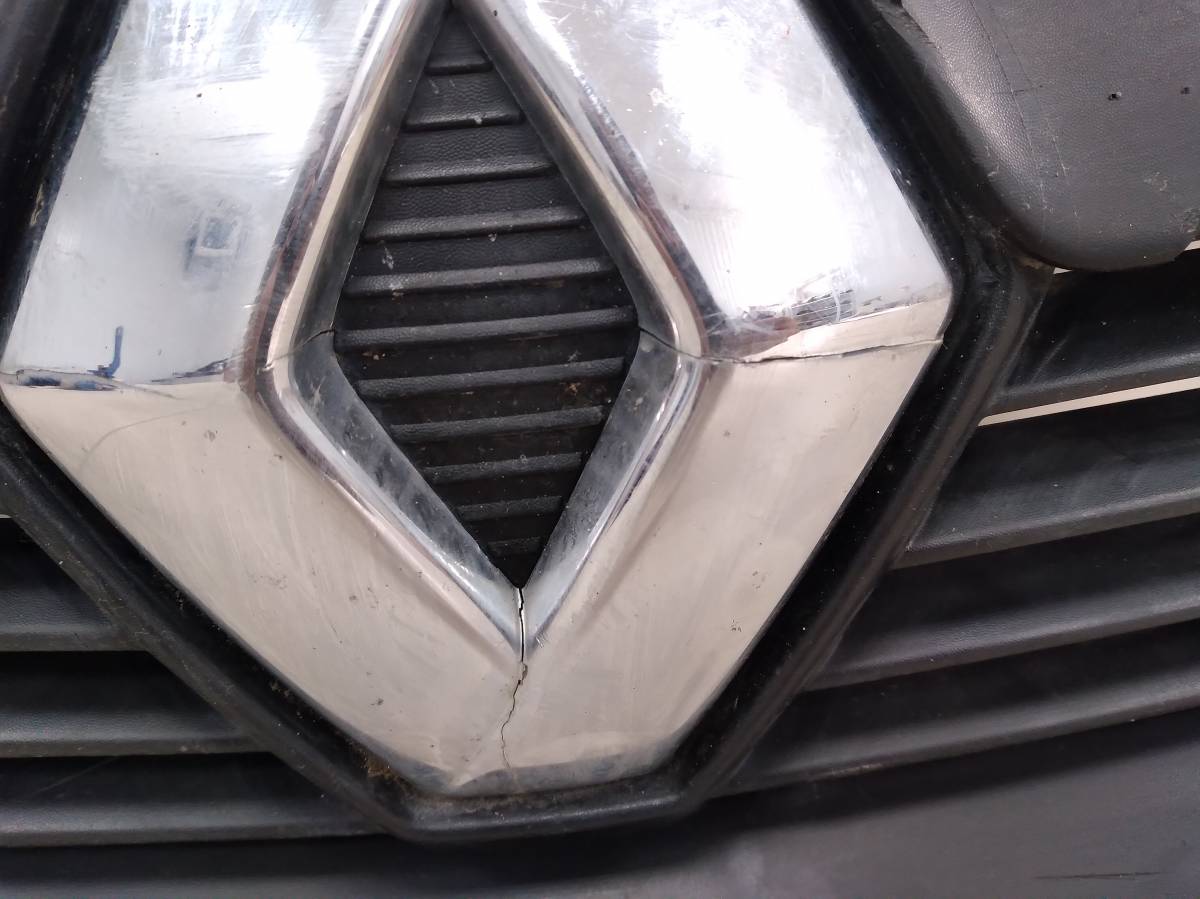 Решетка радиатора Renault Logan (2) 2014>