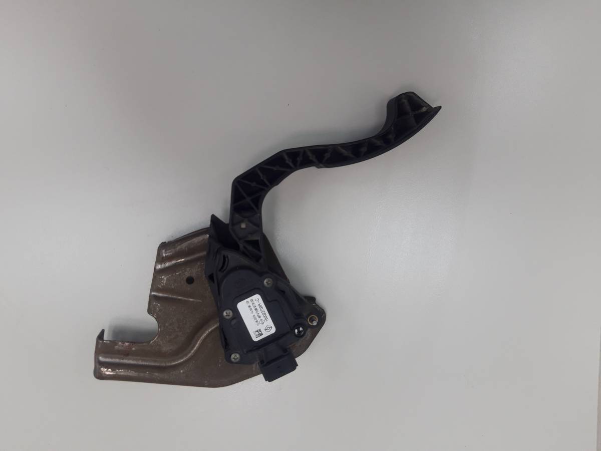 Педаль газа Renault Duster 2012>