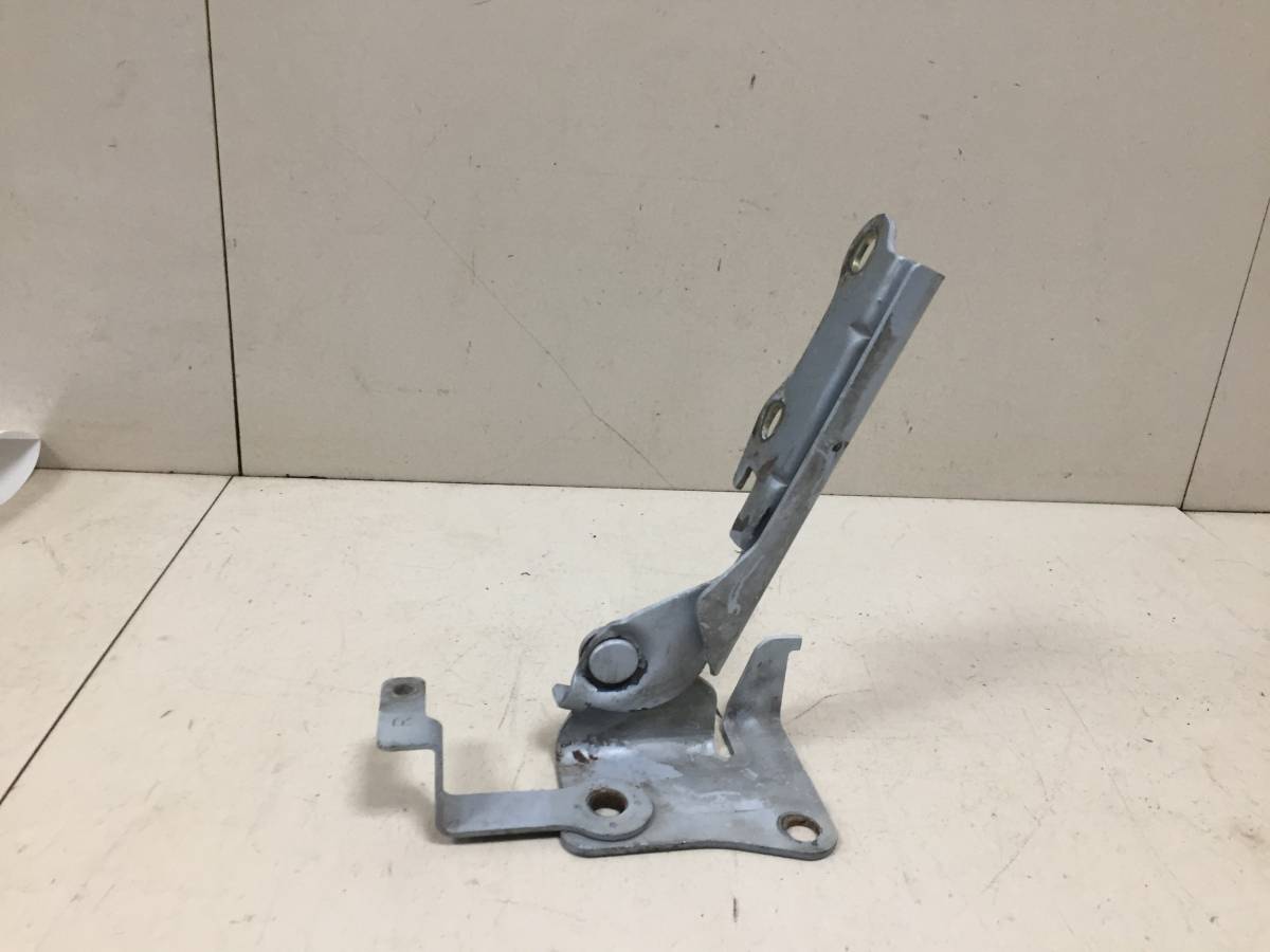 Петля капота правая Kia Spectra 2001-2011