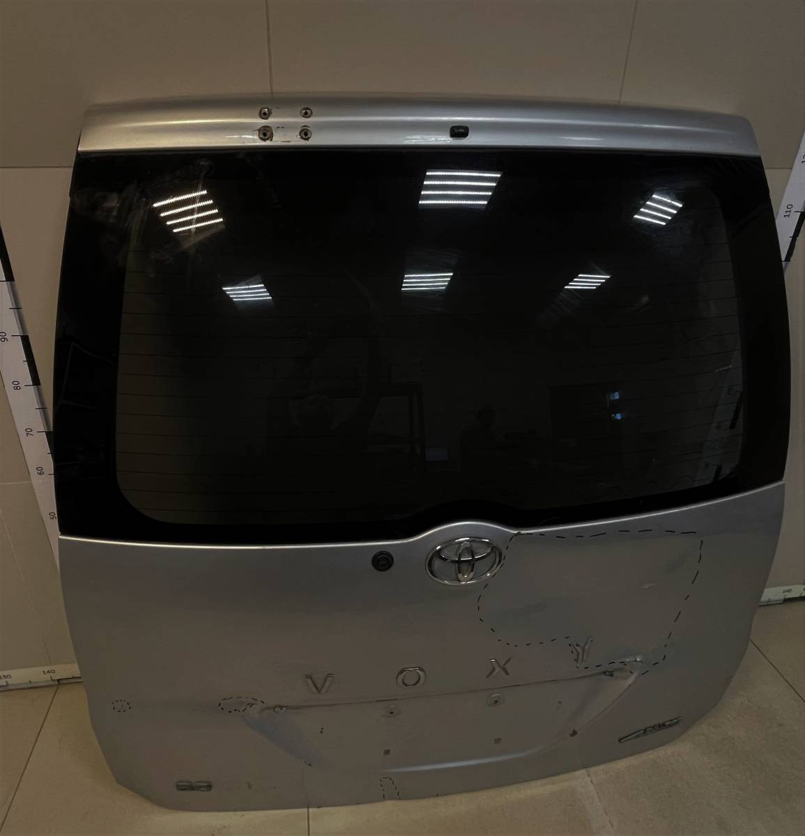 Дверь багажника со стеклом Toyota Noah (R60) 2001-2007