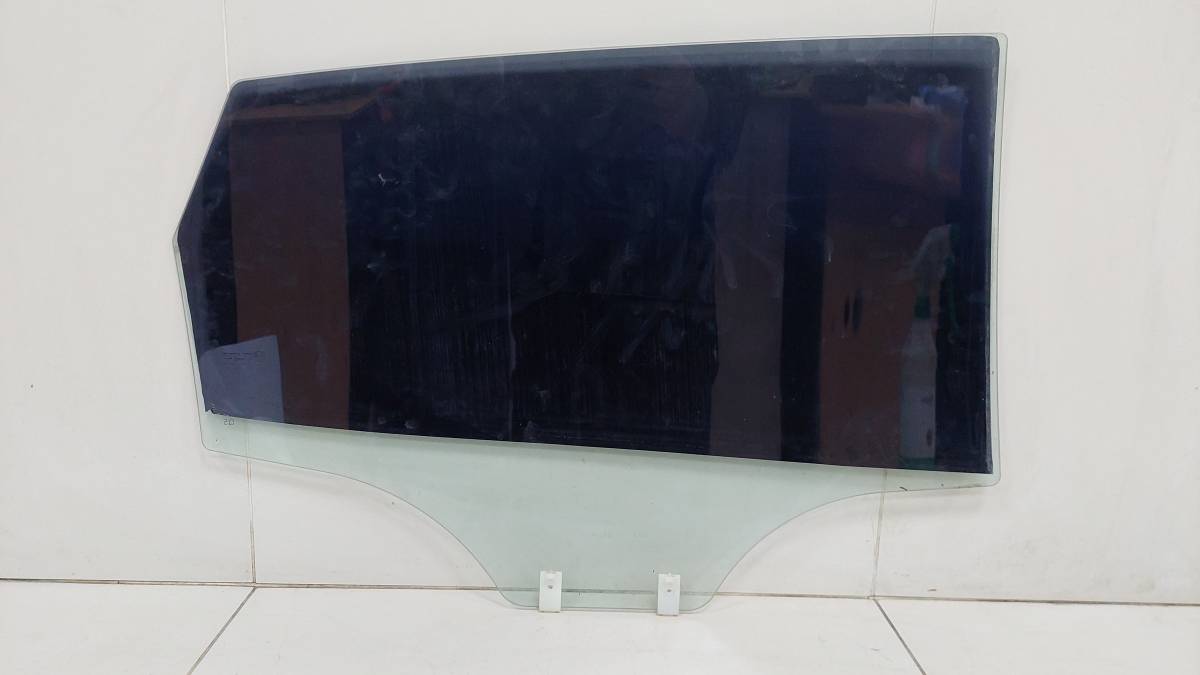 Стекло двери задней левой Kia Rio 3 (UB) 2011-2017