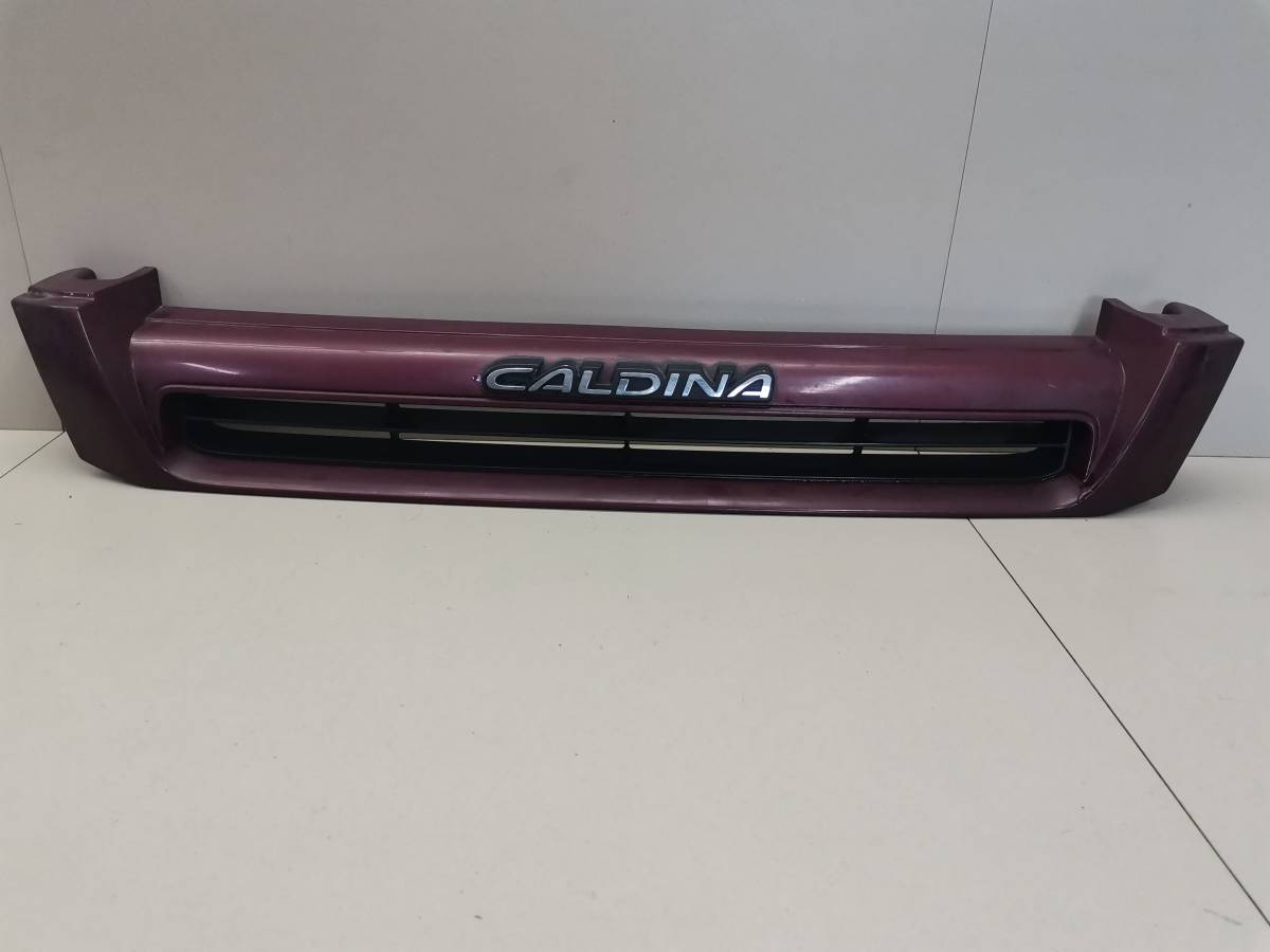 Решетка радиатора Toyota Caldina (T210) 1997-2002