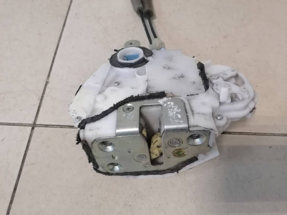 Замок двери задней левой Honda Civic 5D 2006-2012