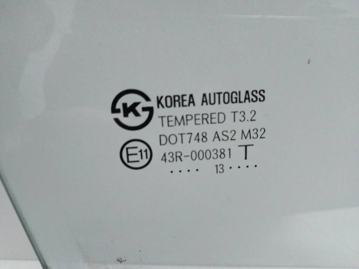 Стекло двери передней правой Hyundai Solaris 2010-2017