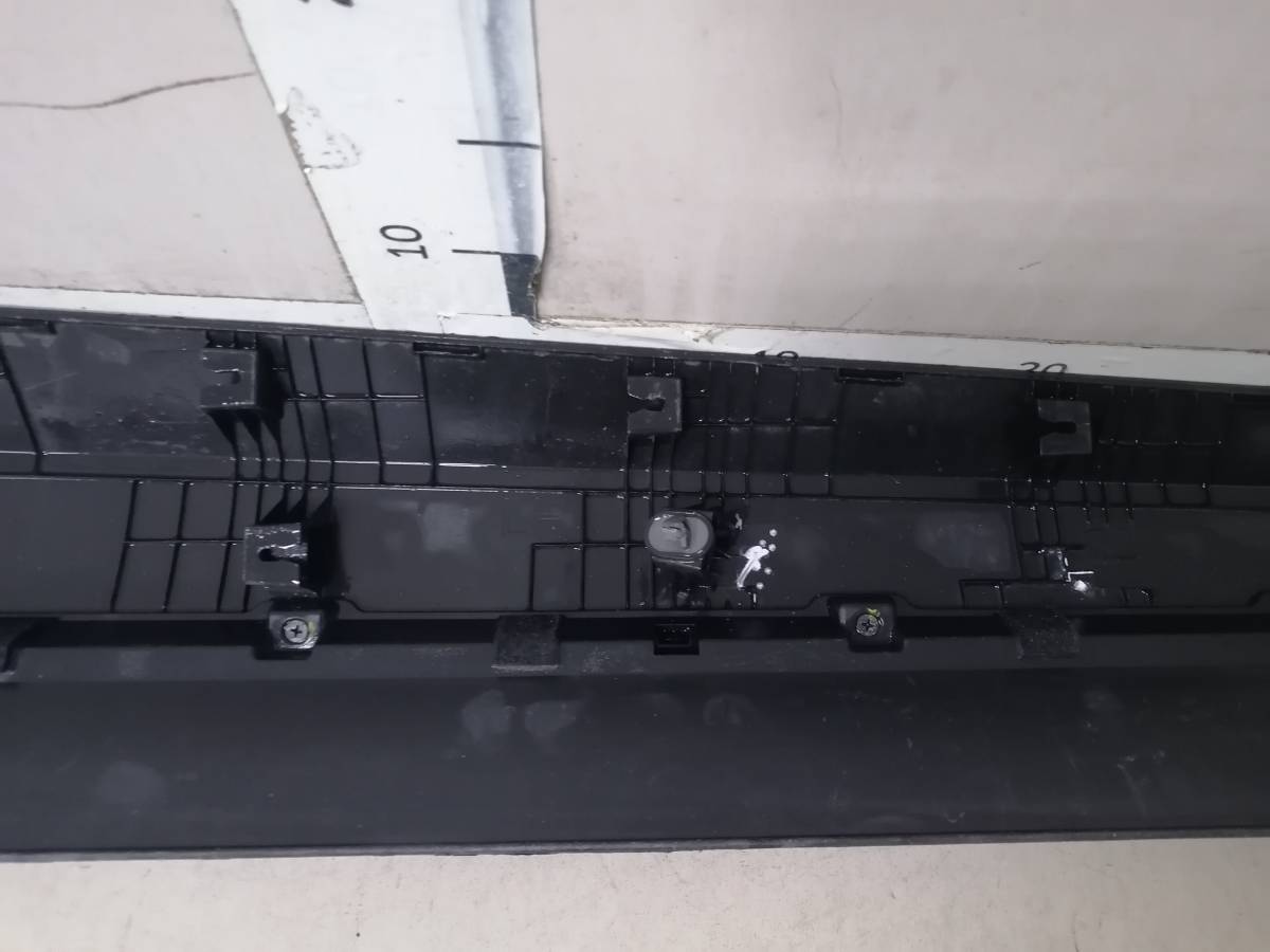 Накладка двери передней левой Hyundai Tucson NX4 2021