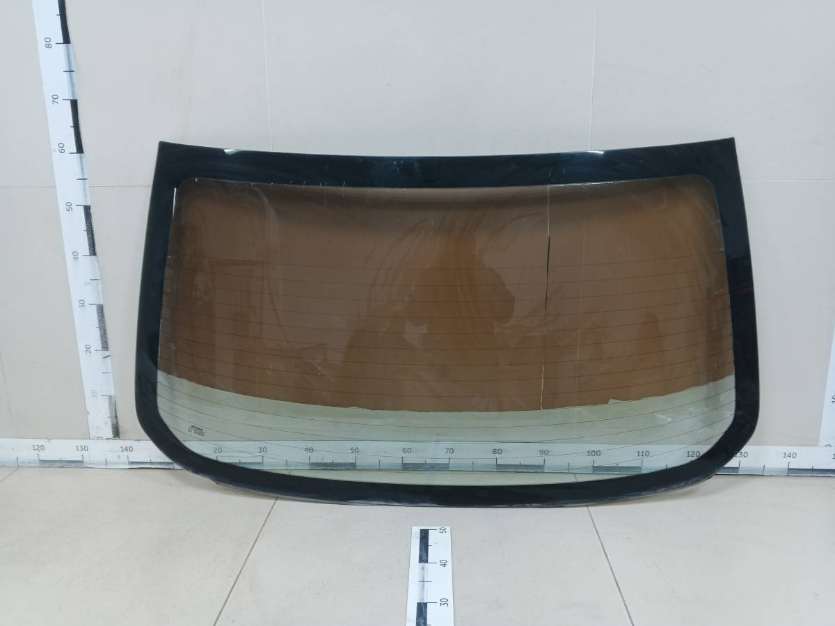 Стекло заднее Nissan Tiida (C11) 2007-2014 Стекло заднее Nissan Tiida (C11) 2007-2014