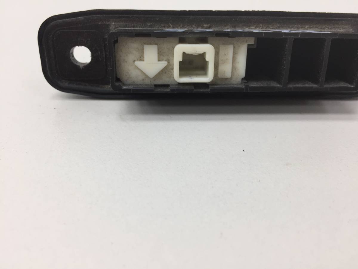 Кнопка открывания багажника Toyota Vitz (XP130) 2010-2016