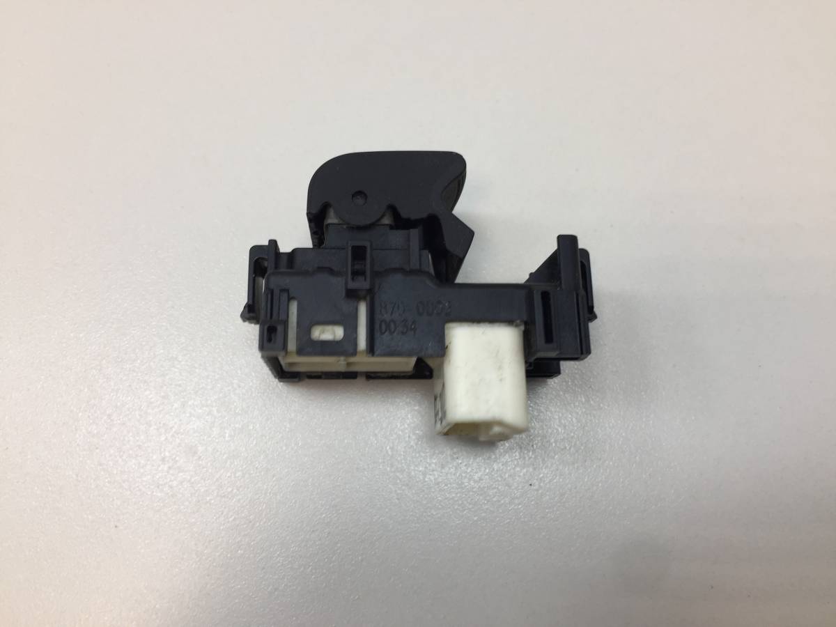 Кнопка стеклоподъемника Toyota Tundra (XK50) 2006-2010