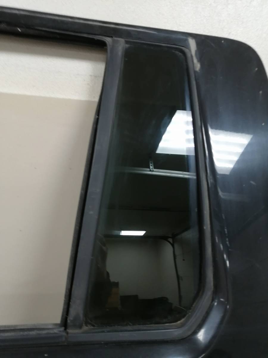 Стекло двери задней левой (форточка) Land Rover Discovery 4 (LA) 2009-2016