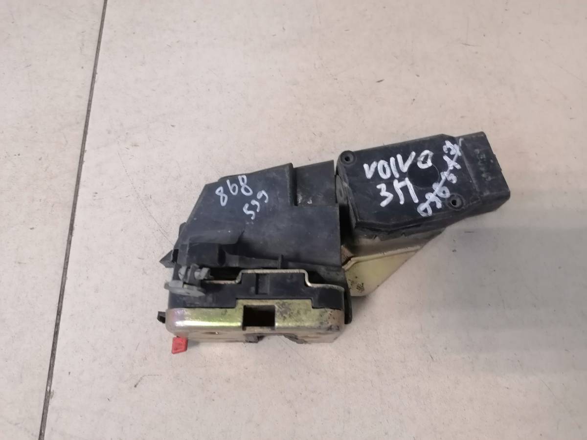 Замок двери задней правой Volvo V40 2001-2004