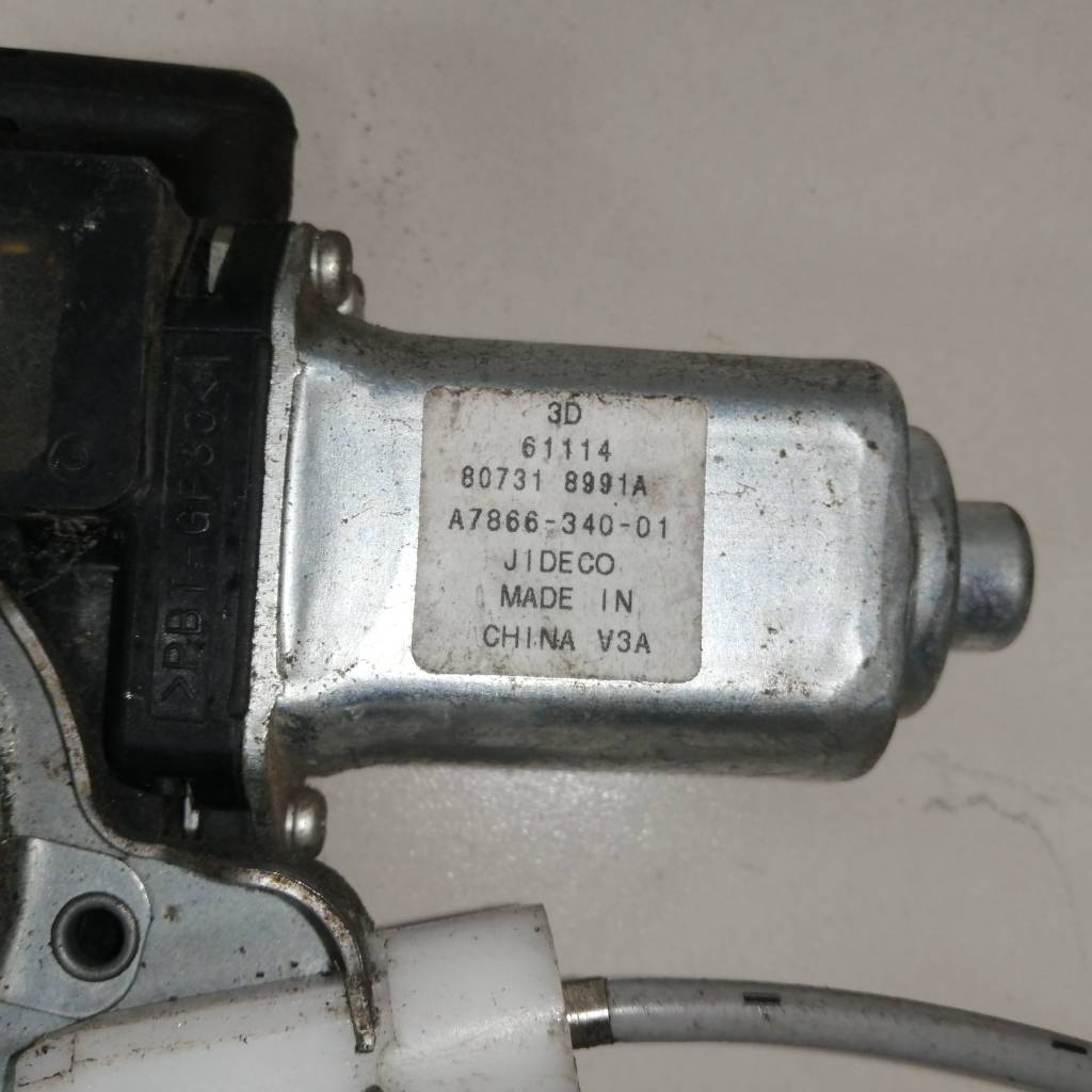 Стеклоподъемник электр. задний левый Nissan Teana J31 2003-2008