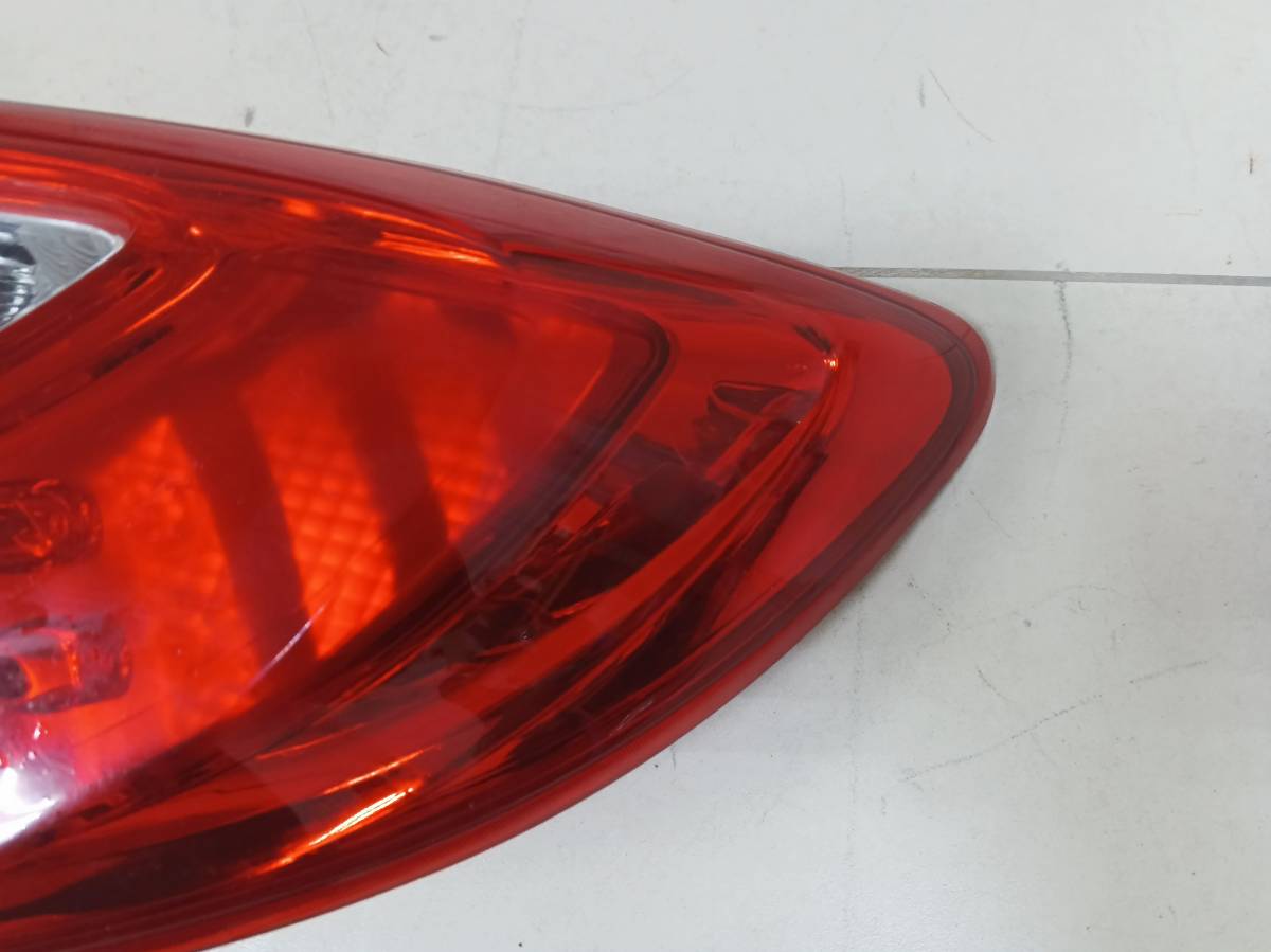 Фонарь задний правый Mazda Demio DE 2007-2011