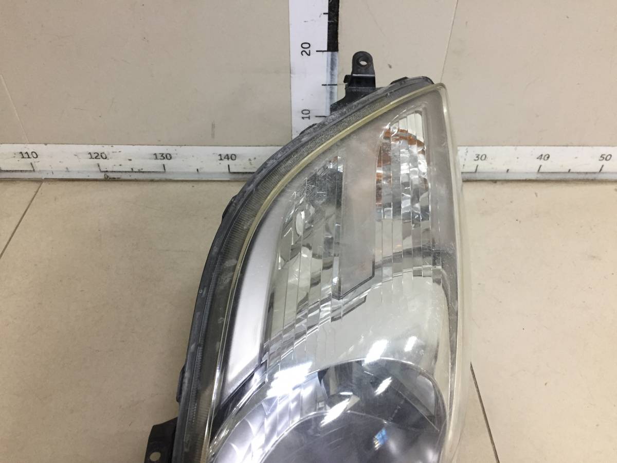 Фара левая Toyota Vitz P90 2005-2011