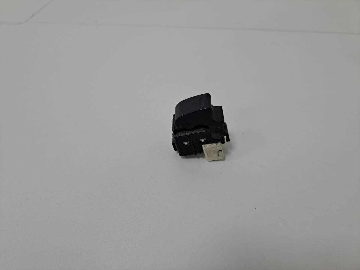 Кнопка стеклоподъемника Toyota Camry (XV30) 2001-2006