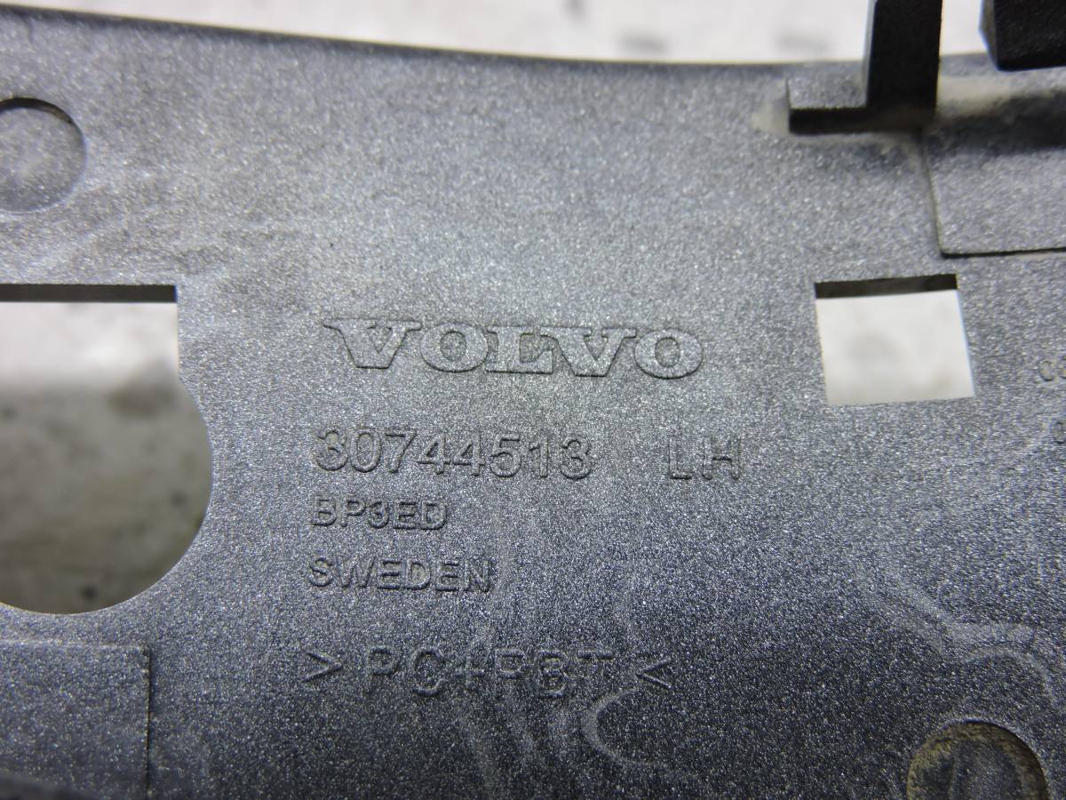 Накладка заднего бампера левая Volvo XC70 Cross Country 2007-2016