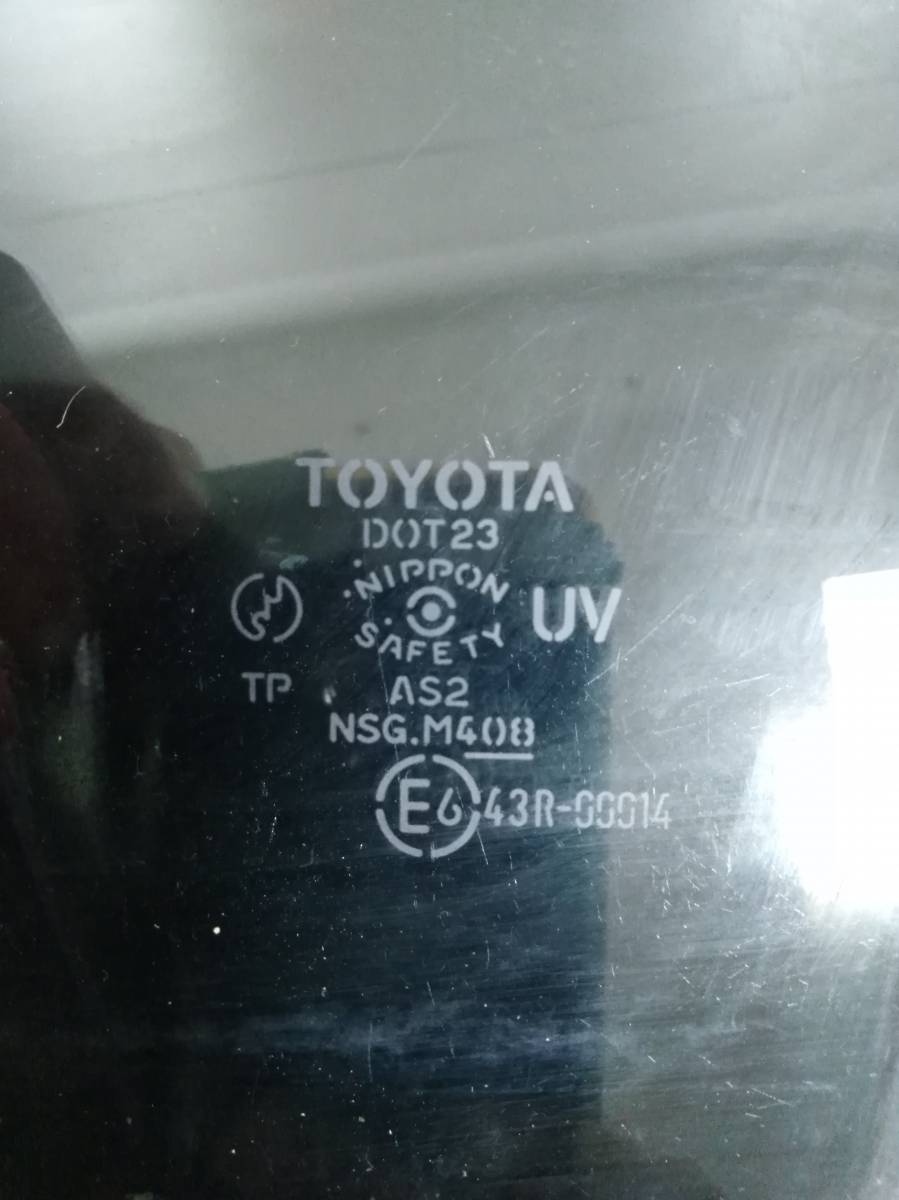Стекло двери передней левой Toyota Altezza (XE10) 1998-2005