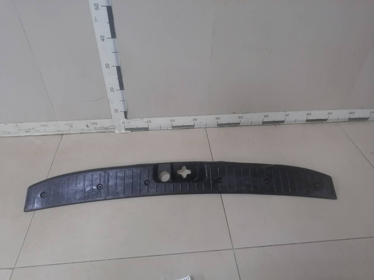 Накладка замка багажника Toyota Probox NSP160 2014