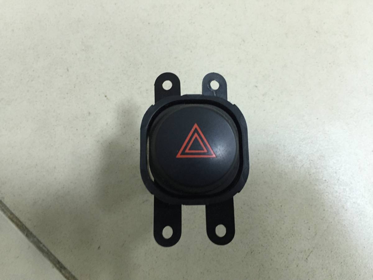 Кнопка аварийной сигнализации Nissan Navara (D40) 2005-2015