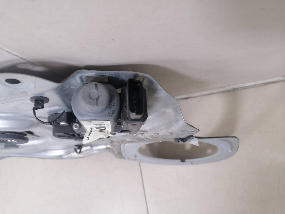 Стеклоподъемник электр. передний левый Kia Sportage 3 (SL) 2010-2015