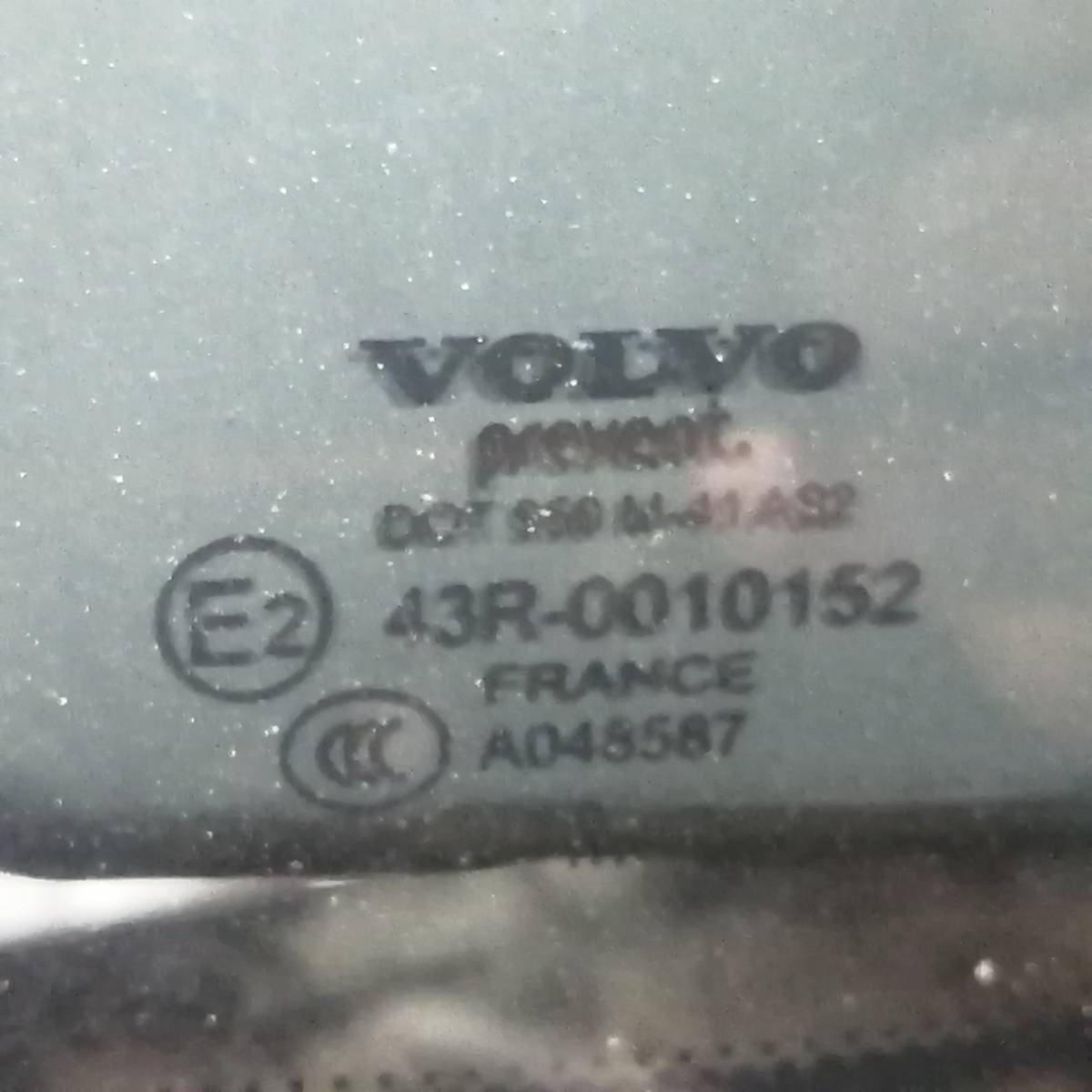 Стекло кузовное глухое правое Volvo XC60 2008-2017