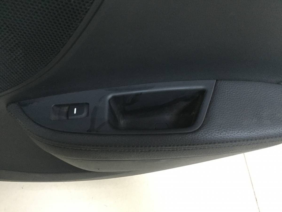 Обшивка двери задней правой Hyundai Veloster 2011>