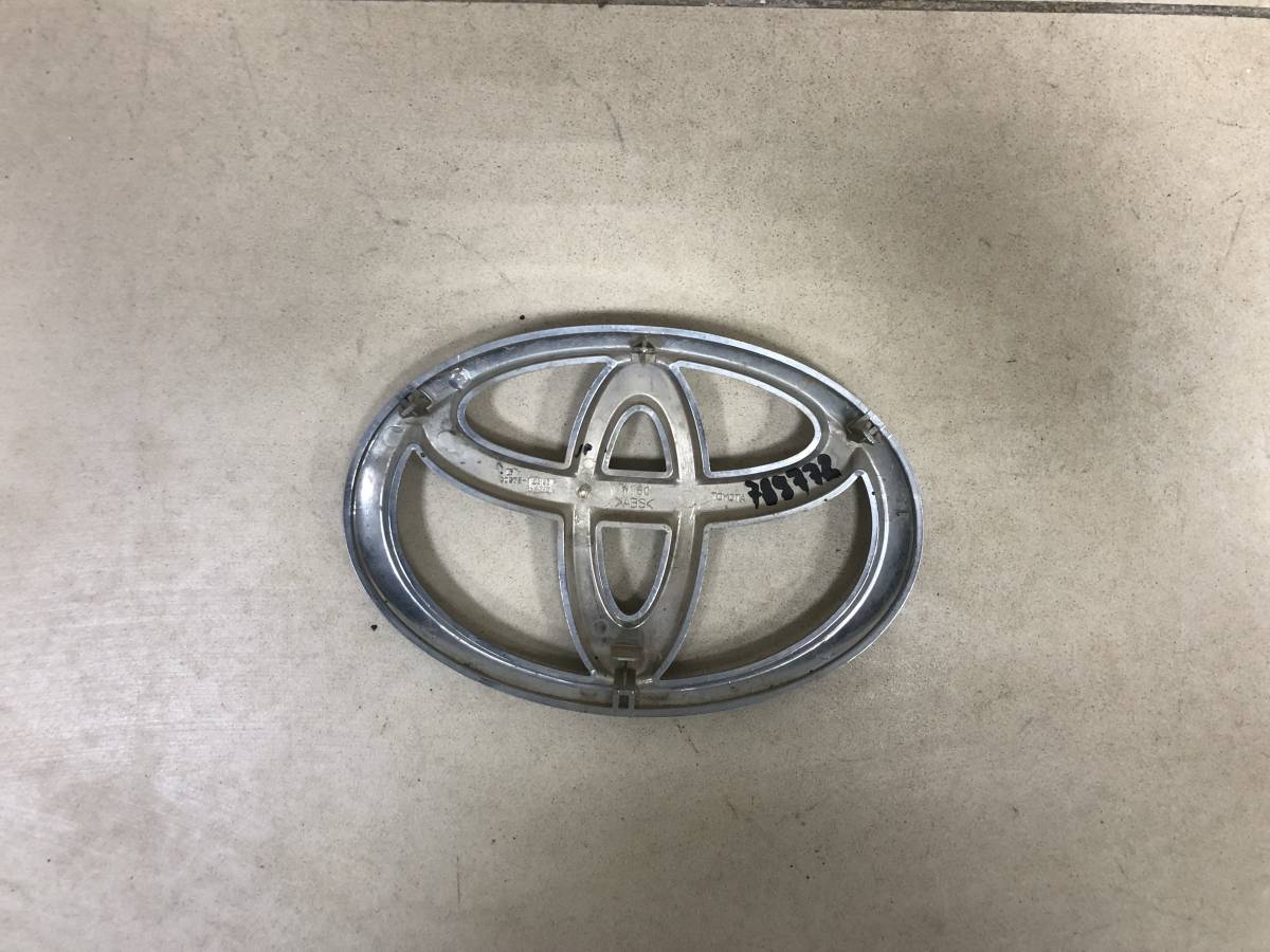 Эмблема Toyota Camry (V50) 2011-2017