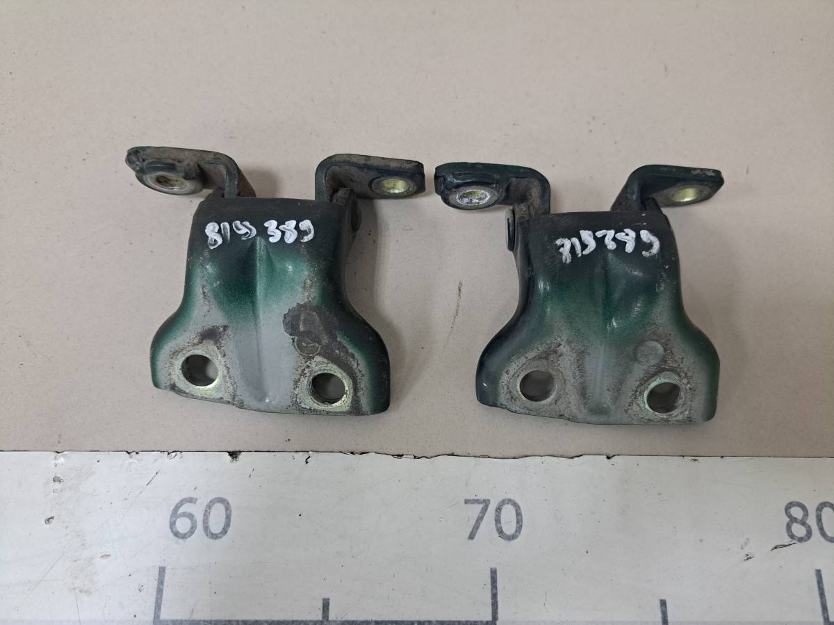 Петля двери Mitsubishi L200 (K6,K7) 1996-2006 Петля двери Mitsubishi L200 (K6,K7) 1996-2006