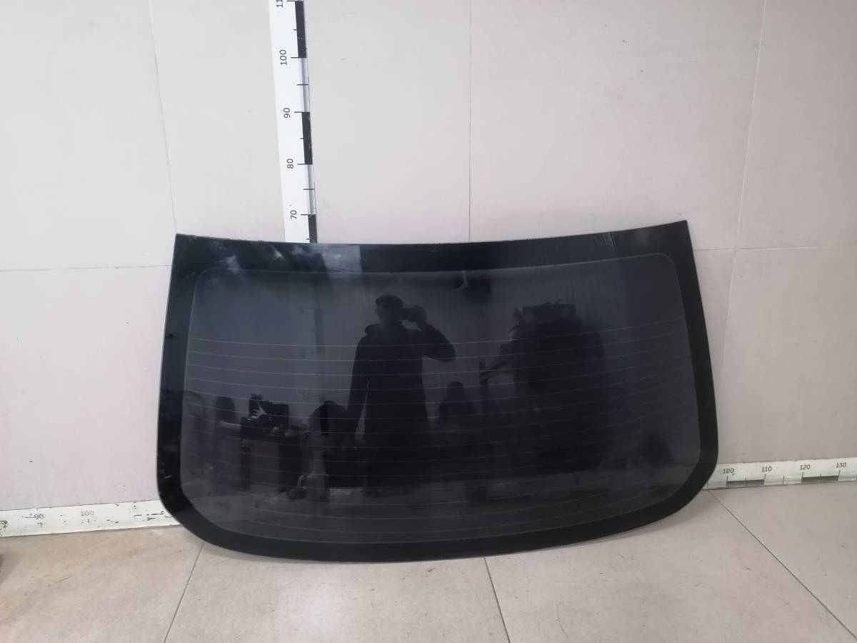 Стекло заднее Nissan Tiida (C11) 2007-2014 Стекло заднее Nissan Tiida (C11) 2007-2014