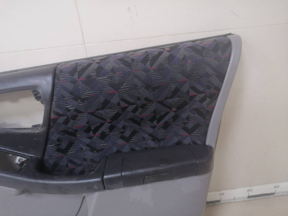 Обшивка двери передней правой Subaru Forester (S10) 1997-2000