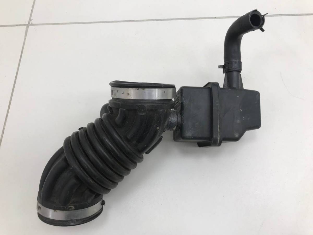 Патрубок воздушного фильтра Nissan Qashqai (J10) 2006-2013 Патрубок воздушного фильтра Nissan Qashqai (J10) 2006-2013