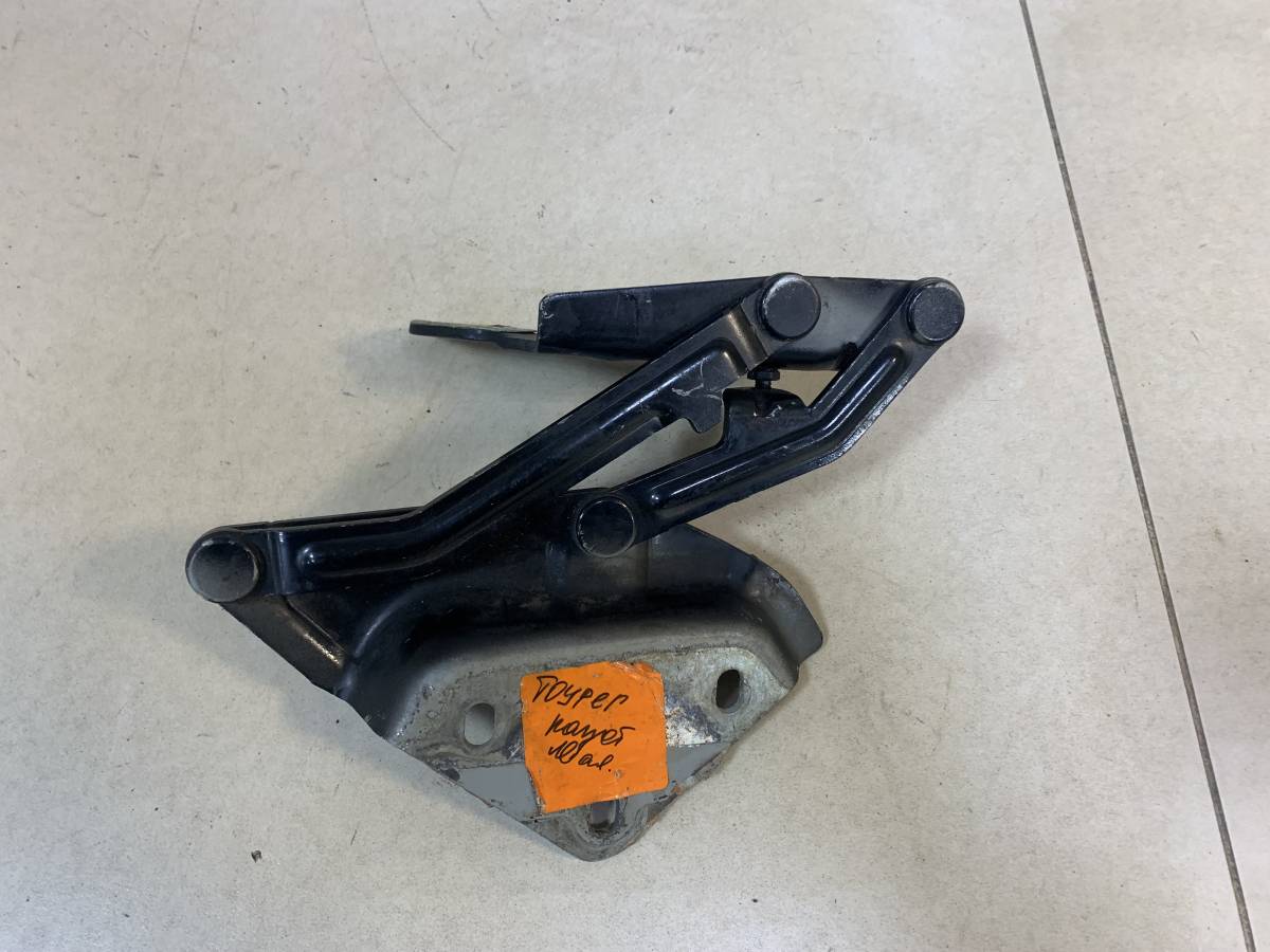 Петля капота левая Volkswagen Touareg (7L) 2002-2010