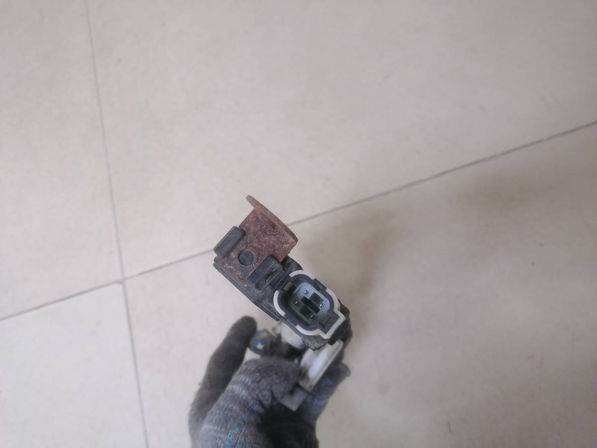 Замок двери передней правой Subaru Forester (S11) 2002-2007