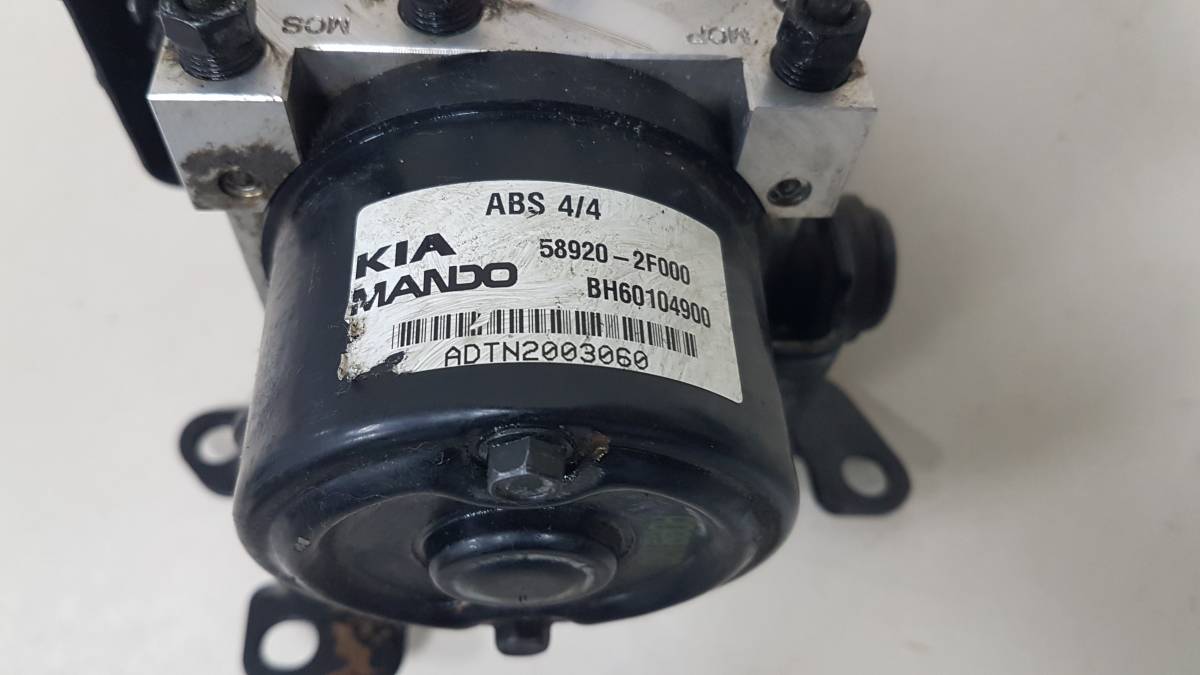 Блок ABS (насос) Kia Cerato (LD) 2004-2008