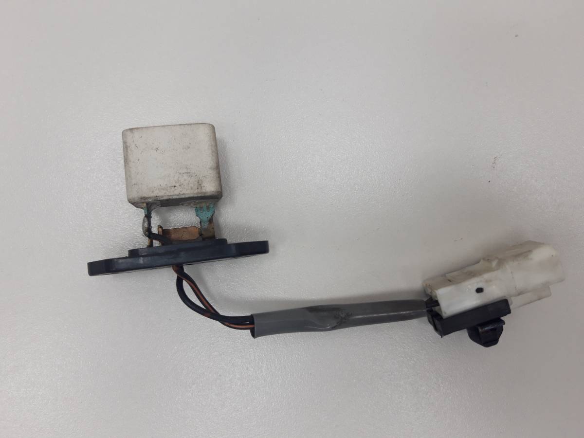 Резистор отопителя Toyota Land Cruiser (J100) 1998-2007