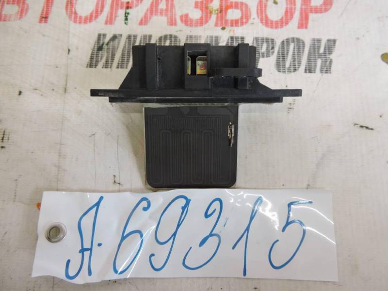 Как снять резистор печки ниссан нп 300