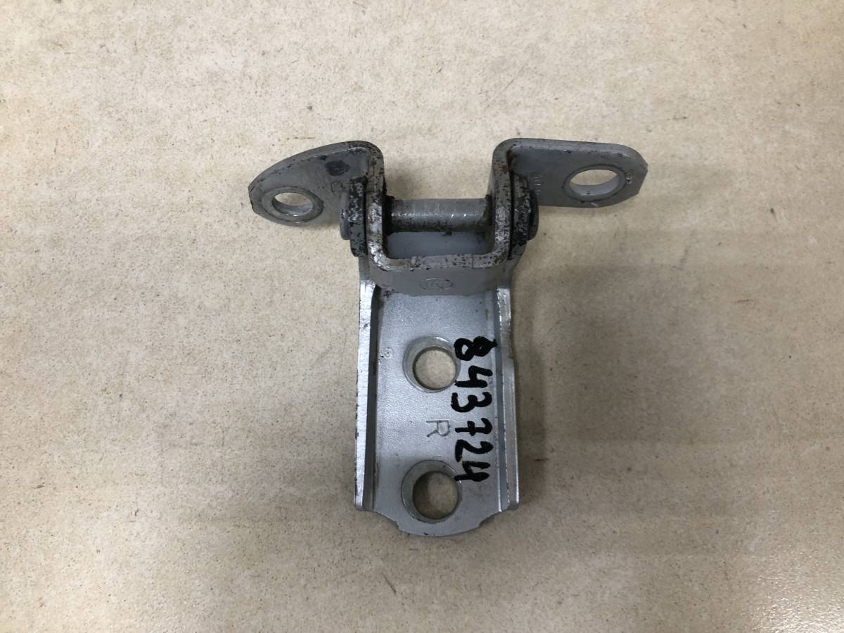 Петля двери задней правой нижняя Toyota Camry (V40) 2006-2011