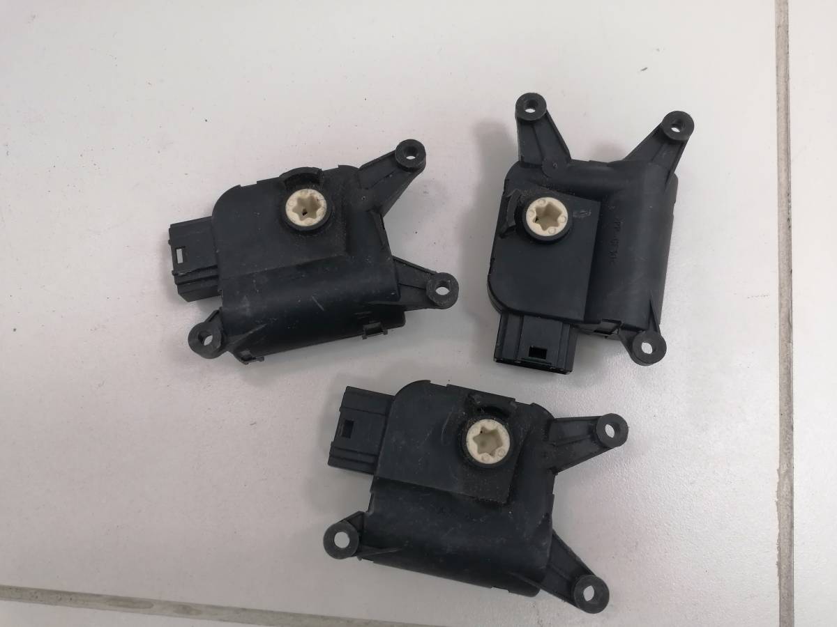 Моторчик заслонки печки Volkswagen Touareg (7L) 2002-2010