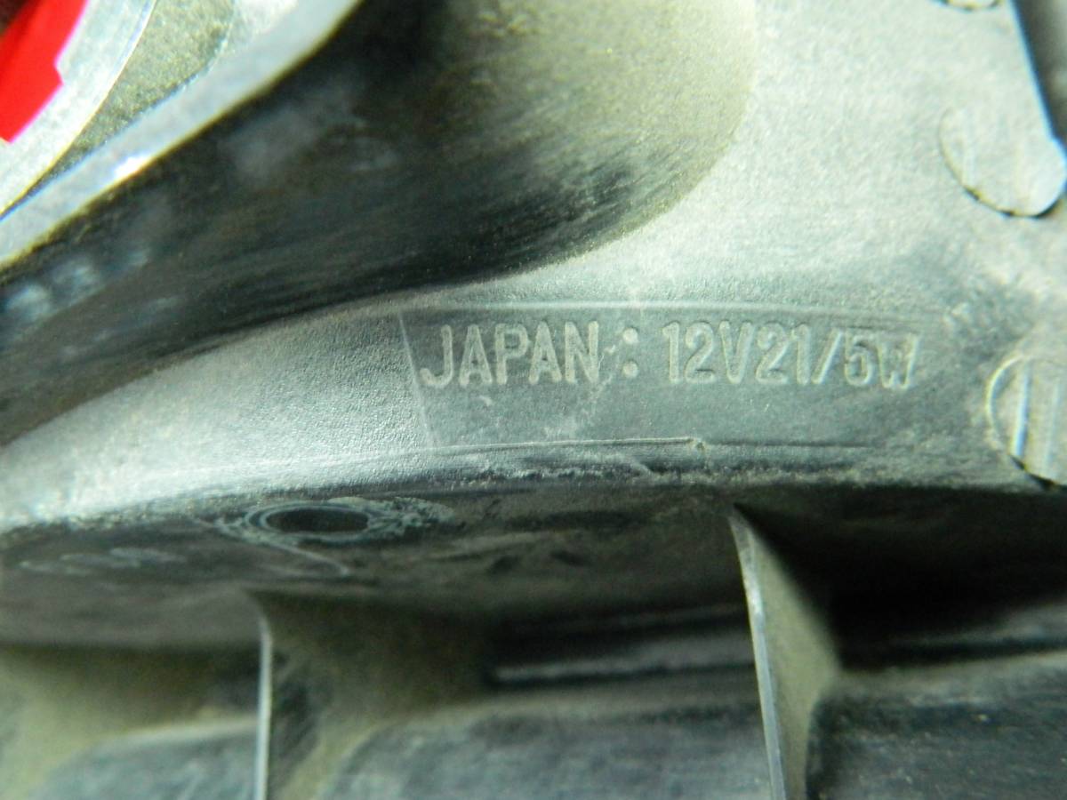 Фонарь задний наружный правый Toyota Ipsum (SXM10) 1996-2001