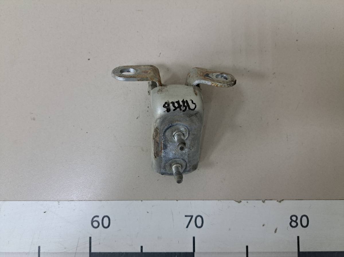 Петля двери задней правой нижняя Toyota Carina (T210) 1996-2001 Петля двери задней правой нижняя Toyota Carina (T210) 1996-2001