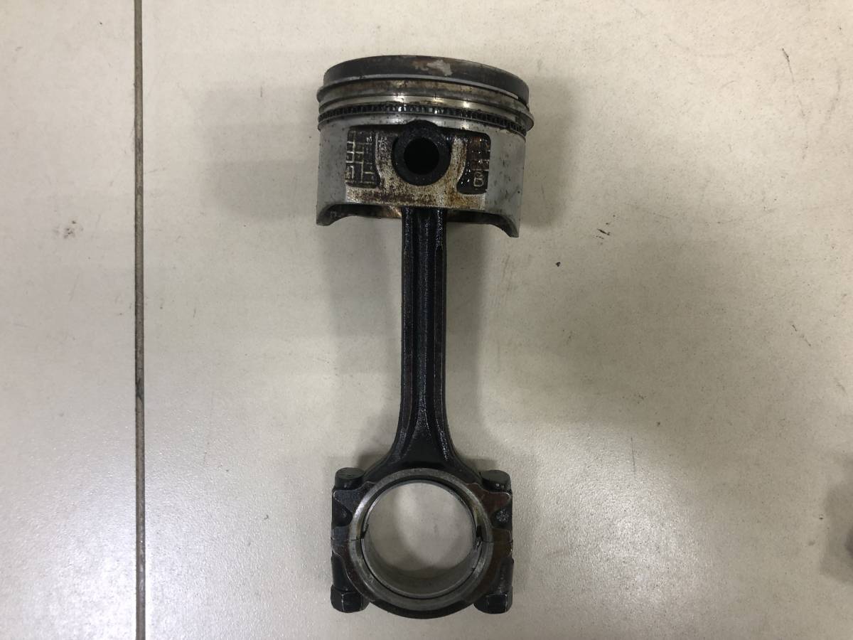 Поршень с шатуном Nissan March (K11) 1992-2002
