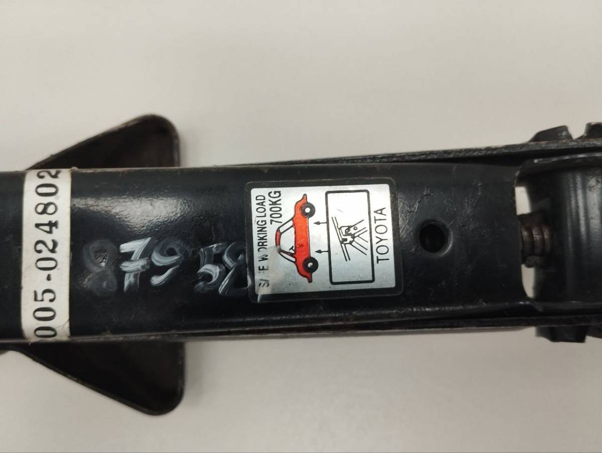 Домкрат Toyota Corolla E120 2001-2007