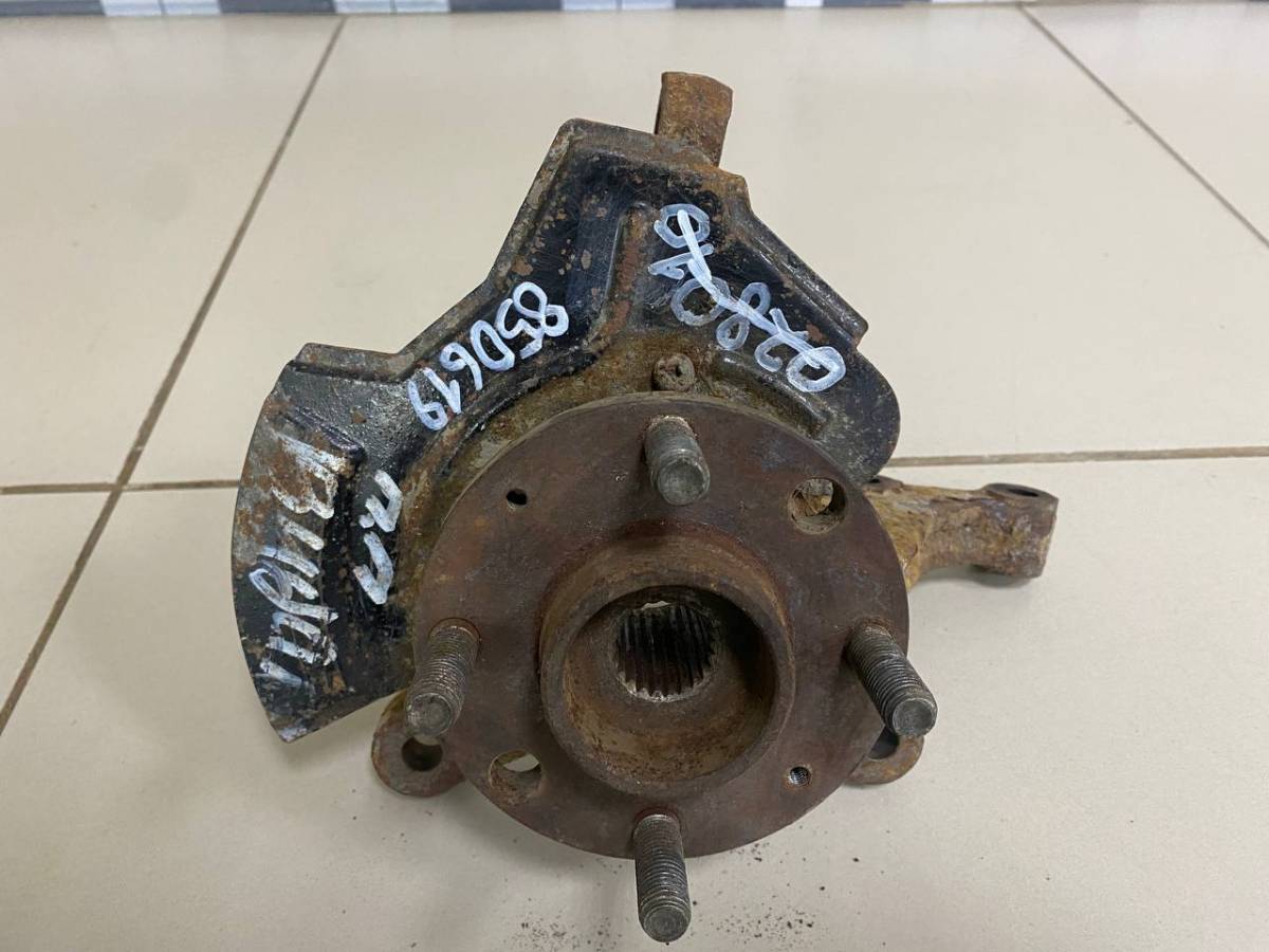 Кулак поворотный передний правый Chevrolet Aveo T250 2005-2011