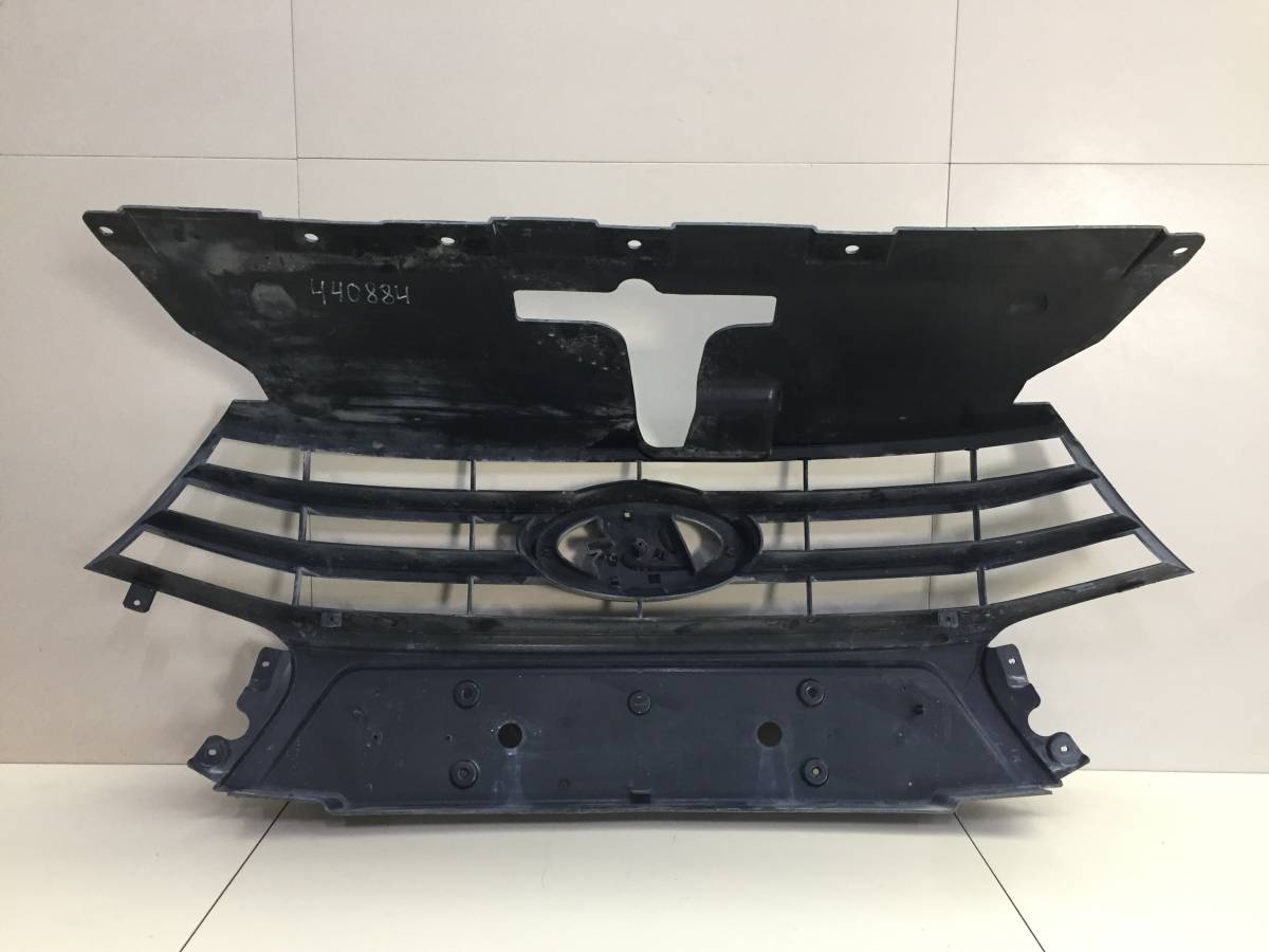 Решетка радиатора Lada Vesta 2015>