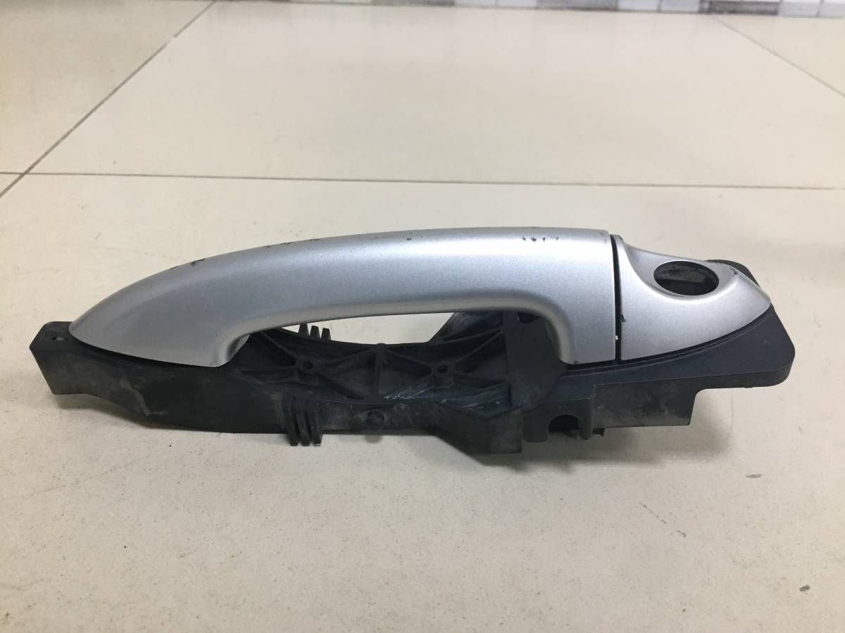 Ручка двери передней наружная правая Kia Venga (YN) 2010-2017