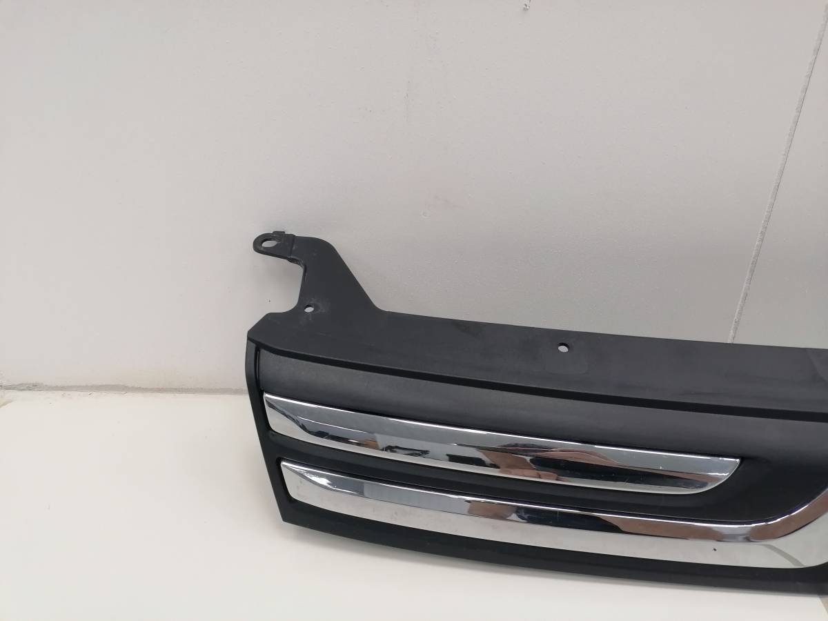 Решетка радиатора Mitsubishi Outlander (GF) 2012>