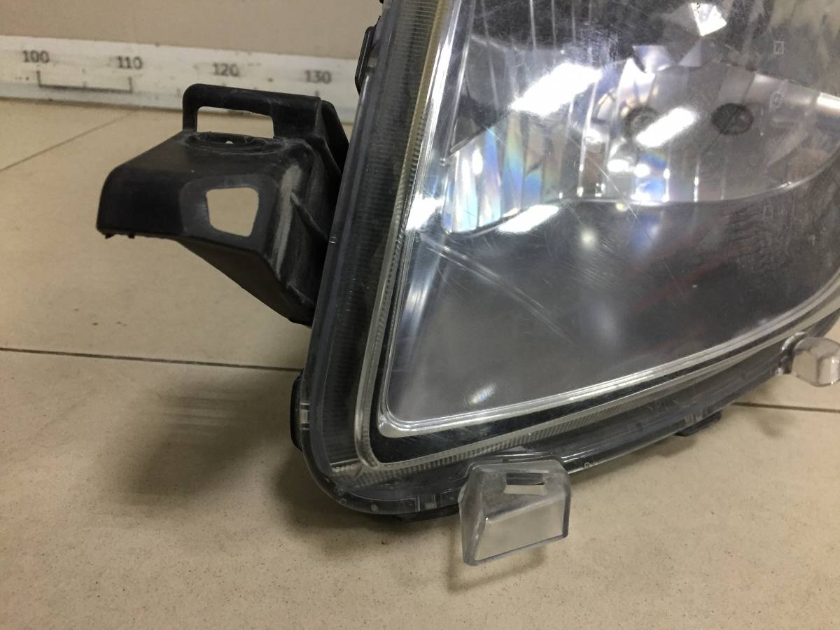 Фара левая Toyota Vitz P90 2005-2011