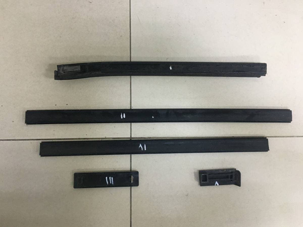 Молдинг крыши правый Toyota Rav 4 (A20) 2000-2005