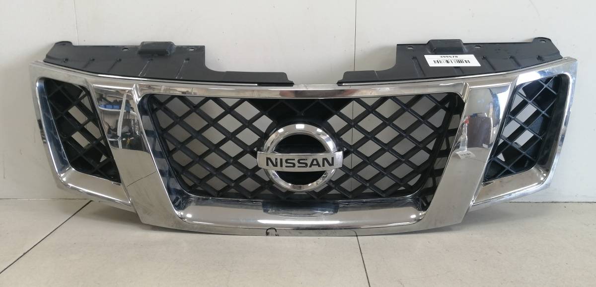 Решетка радиатора Nissan Navara (D40) 2005-2015
